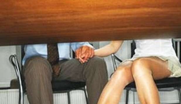 Torino: sesso in cambio di bei voti, arrestato noto professore di Giurisprudenza Torino: sesso in cambio di bei voti, arrestato noto professore di Giurisprudenza