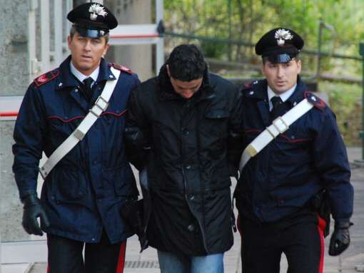 Napoli: abusi su bimbo di 5 anni bimbo, arrestato 20enne