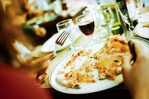 Cibo killer: mamma 33enne mangia Sushi e dopo alcuni giorni muore Cibo killer: mamma 33enne mangia Sushi e dopo alcuni giorni muore