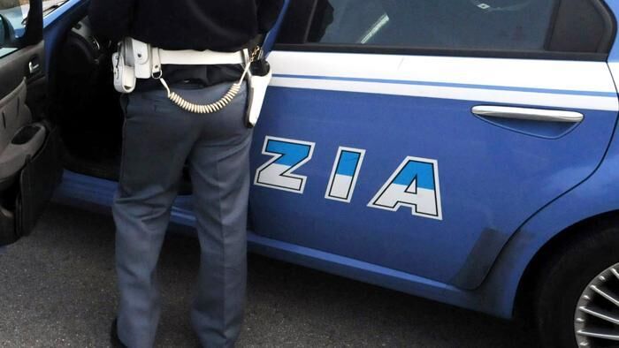 Giugliano, parla il poliziotto che ha sparato al ladro. “L’ho fatto per difendere la mia famiglia” Giugliano, parla il poliziotto che ha sparato al ladro. “L’ho fatto per difendere la mia famiglia”