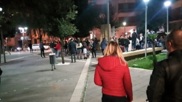 Giugliano, rissa e schiamazzi in centro. Intervengono i carabinieri Giugliano, rissa e schiamazzi in centro. Intervengono i carabinieri