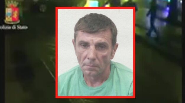 Ischia: scende nudo in strada ubriaco e dà di matto, nei guai un 47enne Ischia: scende nudo in strada ubriaco e dà di matto, nei guai un 47enne