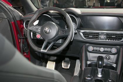 Alfa-Romeo-Stelvio-interni