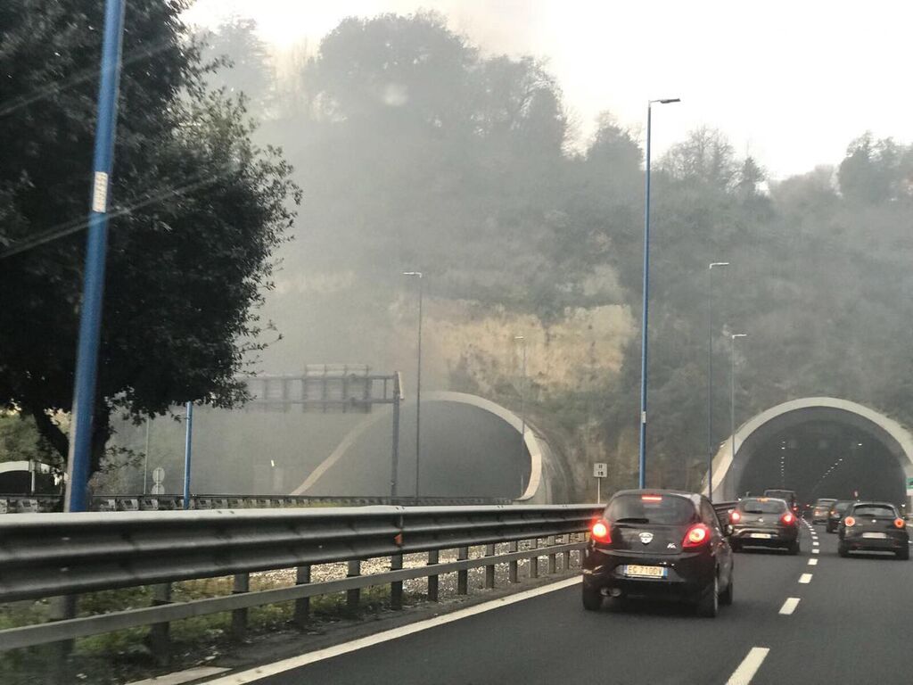 incendio galleria tangenziale napoli