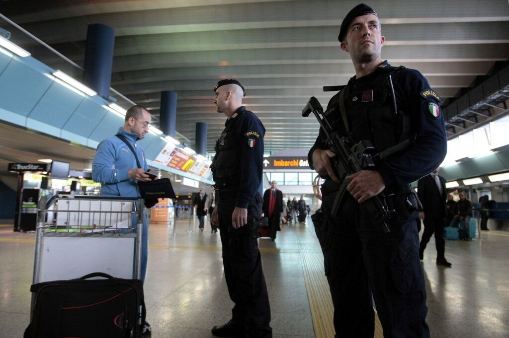 polizia antiterrorismo aeroporto