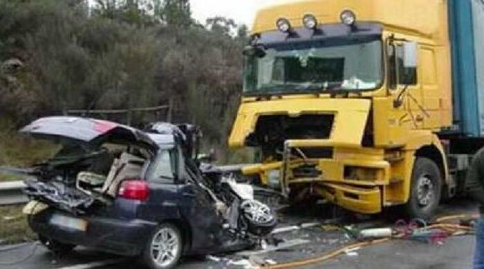 incidente auto camion