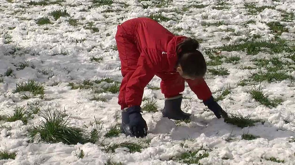 neve giugliano villa comunale bambini