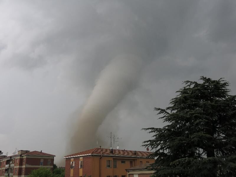 tromba d'aria macerata campania 7 febbraio