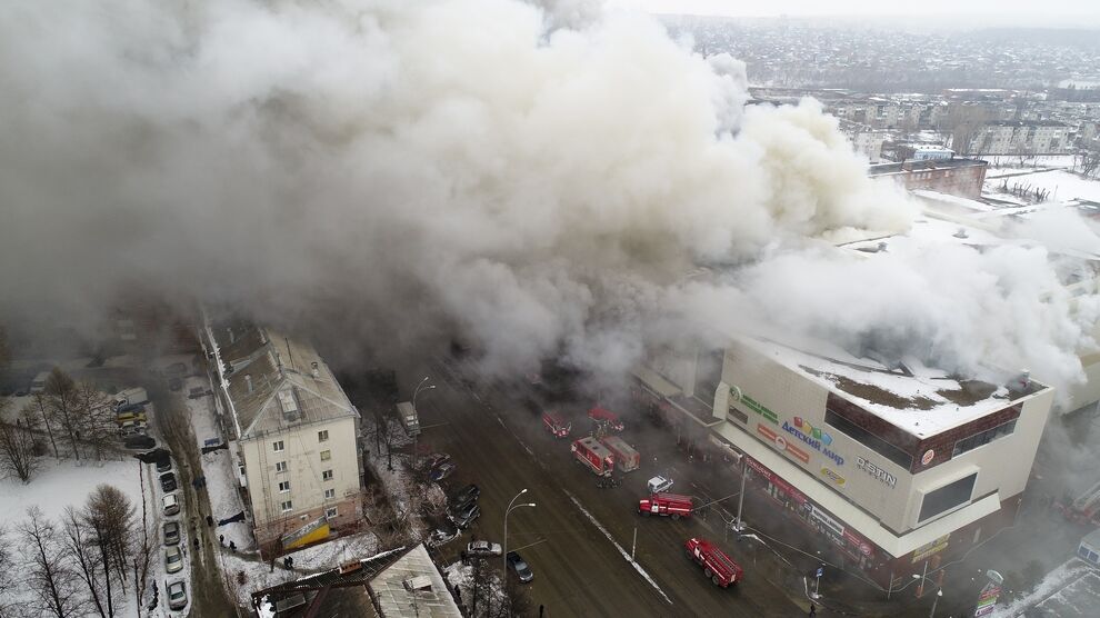 Russia centro commerciale in fiamme