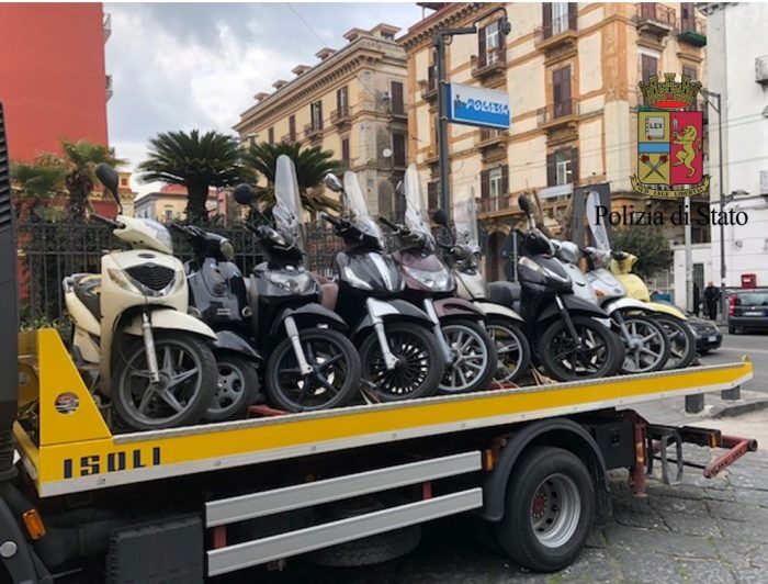 secondigliano motorini sequestrati