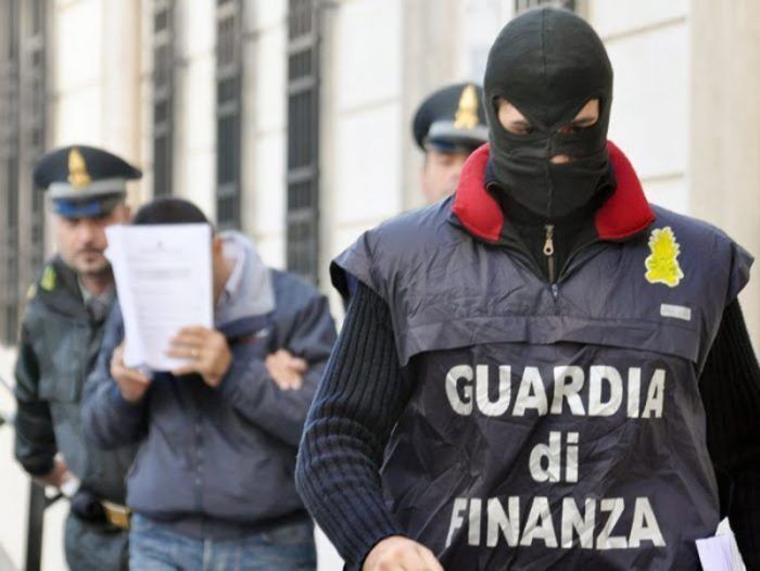 blitz guardia di finanza arresti napoli casalnuovo somma vesuviana 29 maggio