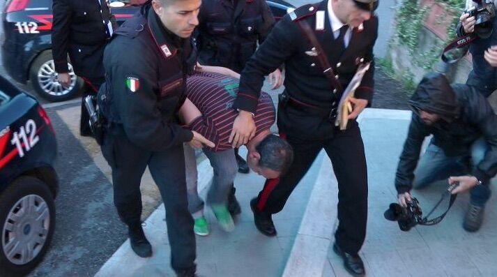 blitz salerno scampia torre 77 indagati 18 arresti droga carabinieri