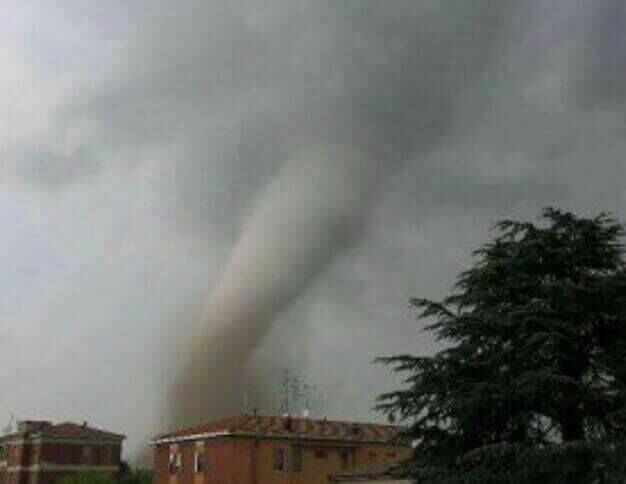 tromba d'aria allerta meteo campania 16 maggio