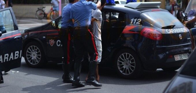 carabinieri arresti giugliano droga in casa in auto