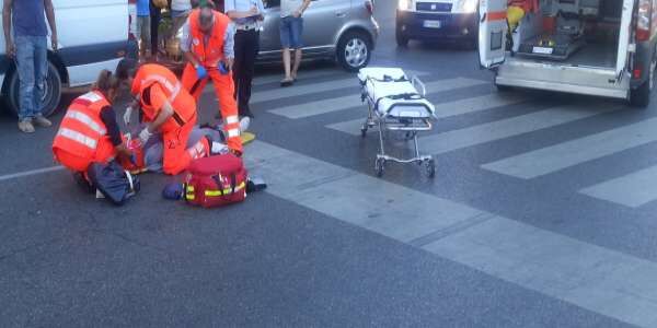 morto investito prato piazza della stazione