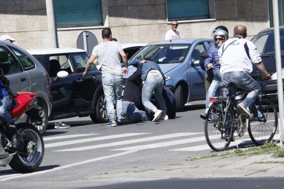 rissa automobilisti napoli piazza garibaldi