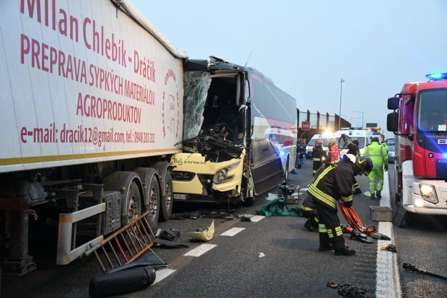 incidente a21 manerbio morto feriti