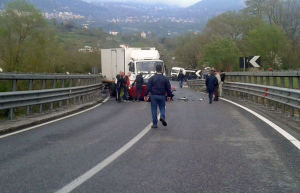 incidente statale 585 basilicata due morti