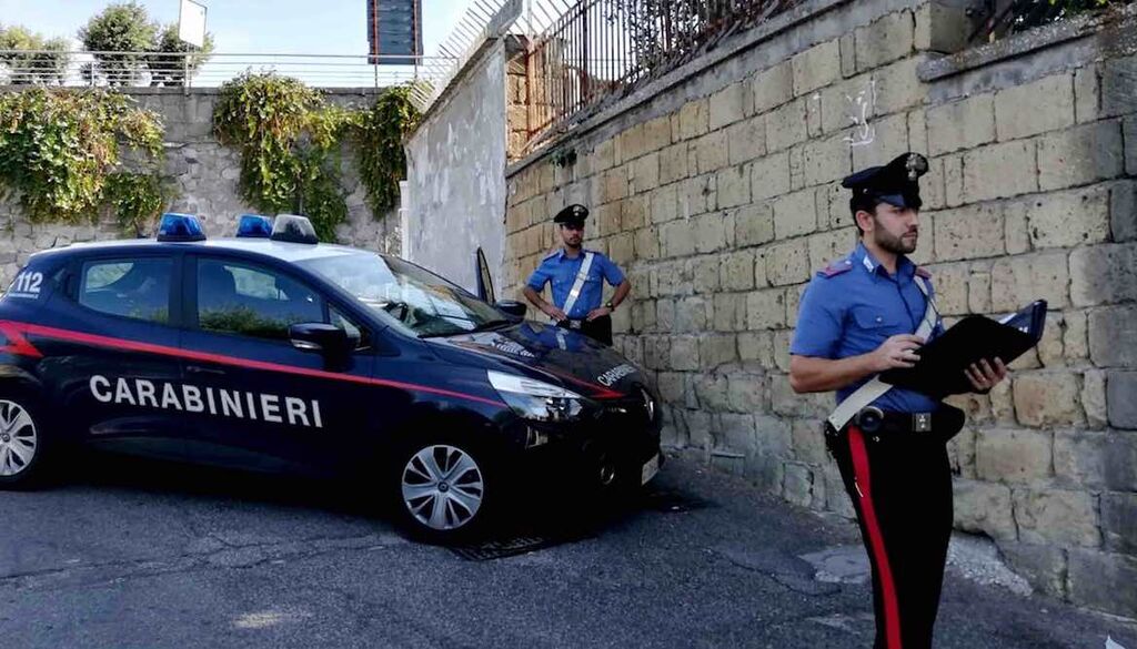 pozzuoli carabinieri rapinatore