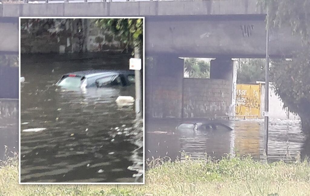 auto bloccata via santa caterina da siena ragazza salvata