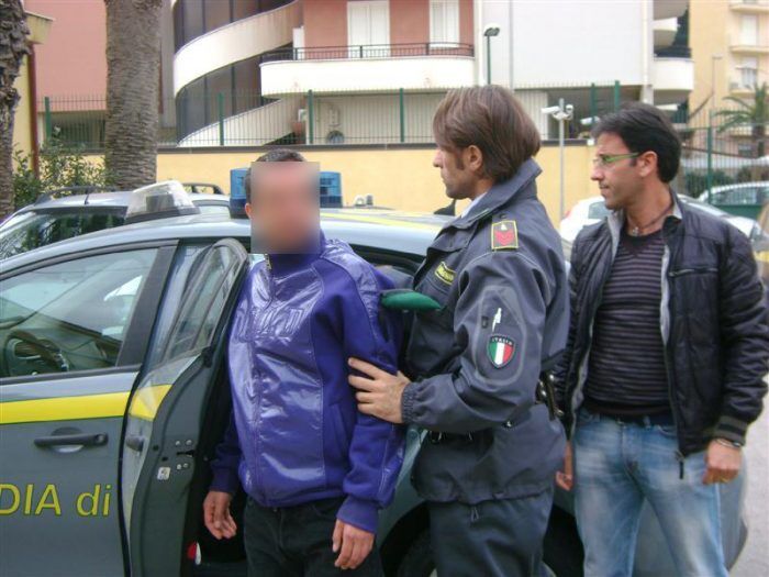 arresti finanza afragola 27 novembre