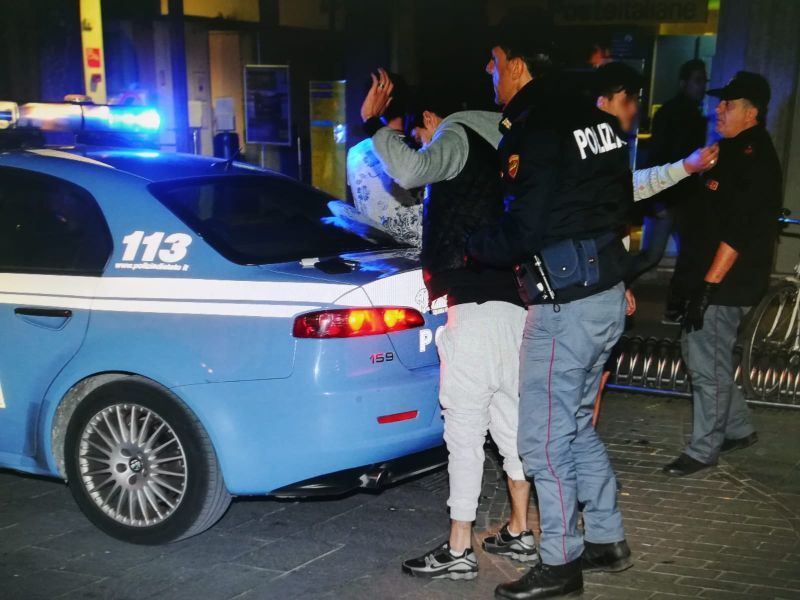 caivano arresti droga via visone