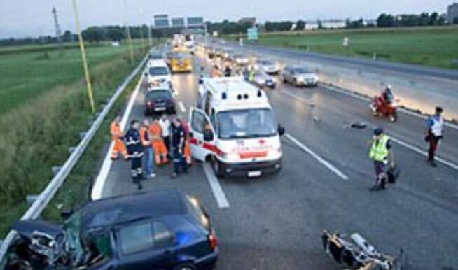 contromano autostrada a2 morto