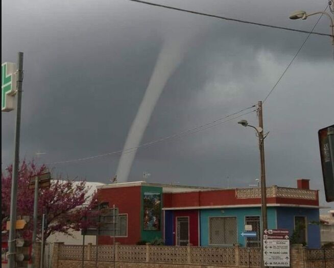 mancaversa tromba d'aria oggi