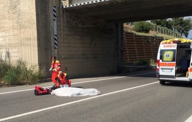 morto castel volturno domitiana suicidio