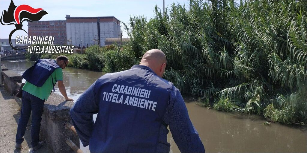 Castellammare sequestrato autolavaggio scarichi Sarno