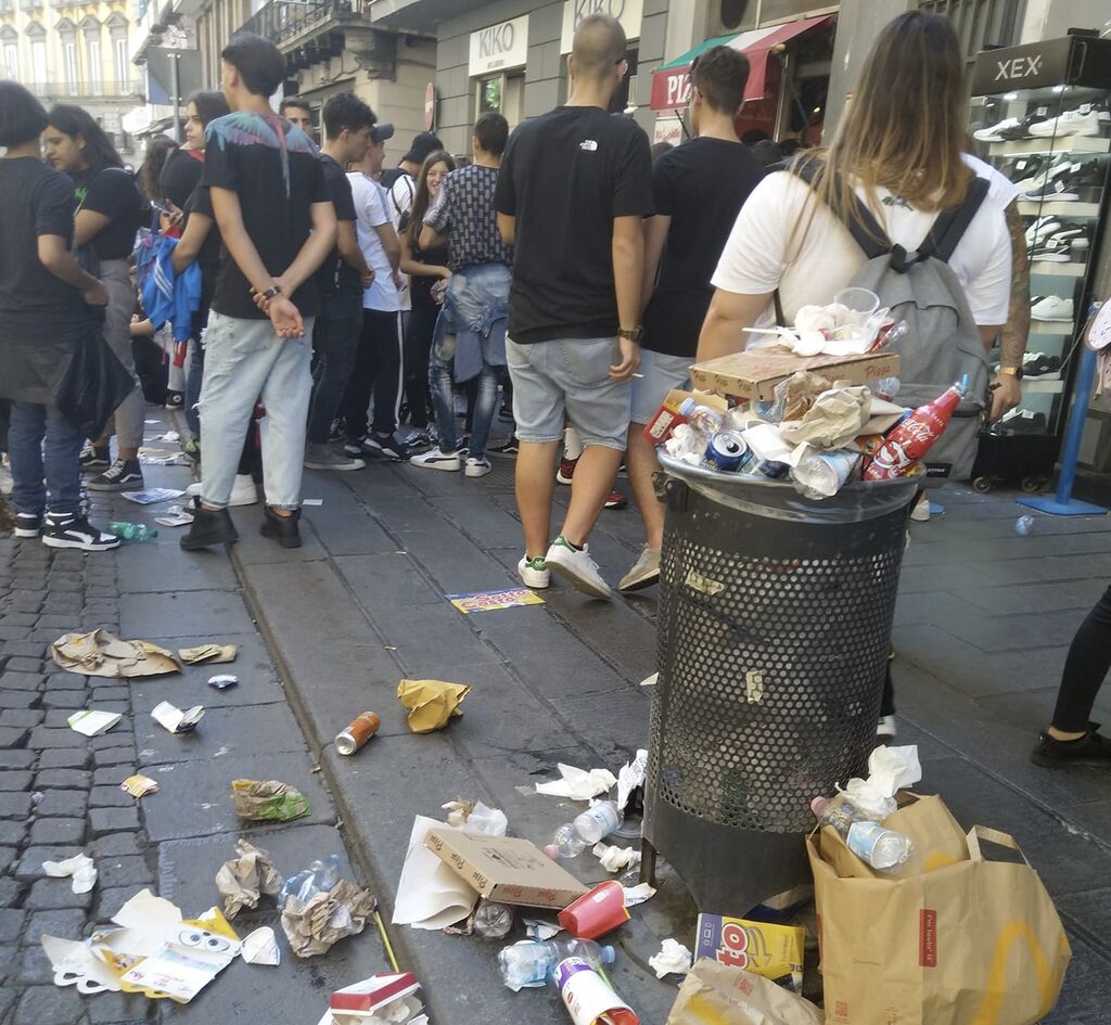 foto cestino napoli