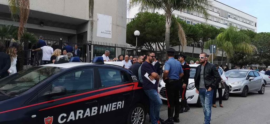 allarme bomba tribunale brindisi