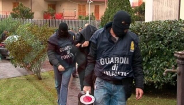 arresti clan cesarano nomi