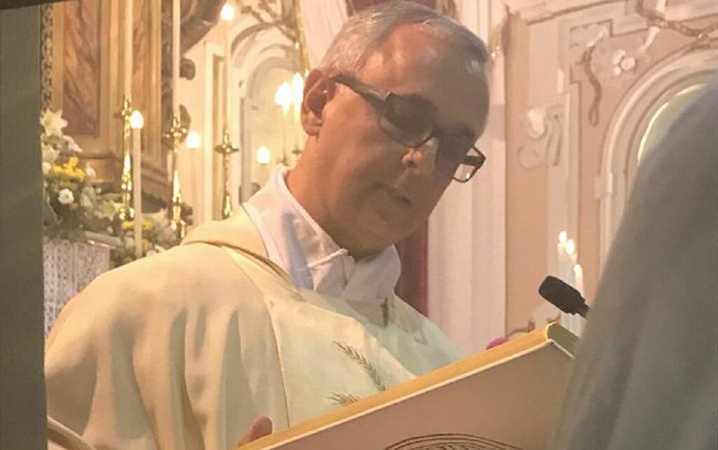 michele mottola diocesi aversa sospensione