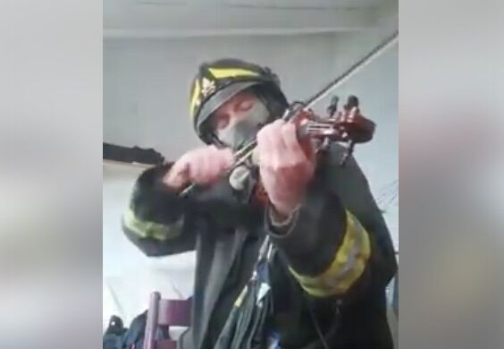 vigile del fuoco violino