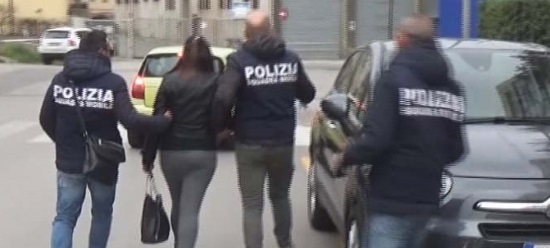 emanuela salzano arrestata napoli spaccio