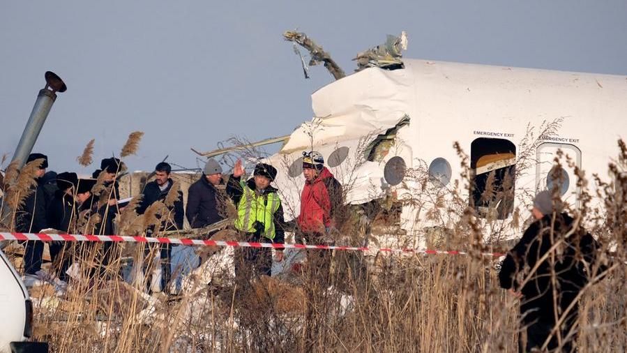 kazakistan incidente aereo morti