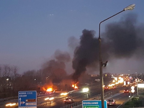 incendio circumvallazione esterna