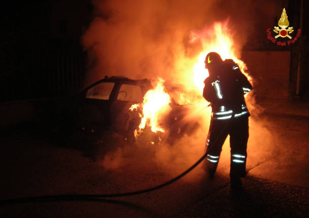 genova auto fiamme