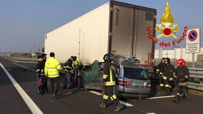 incidente morti A1