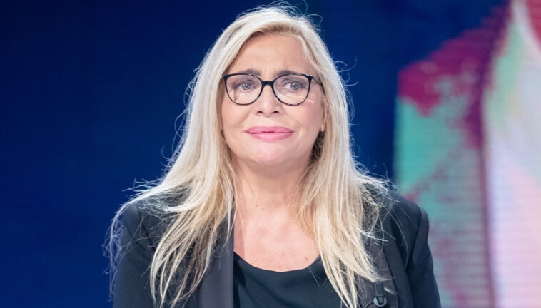 Mara Venier Eta Figli Biografia Di Mara Venier La Conduttrice Di Domenica In