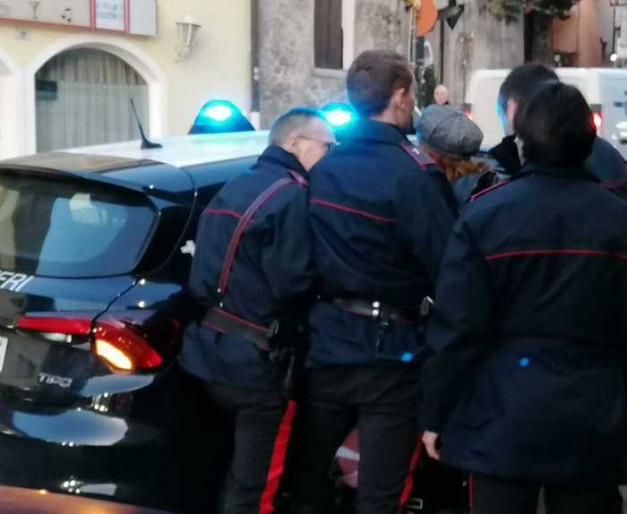 assegni documenti falsi arresti