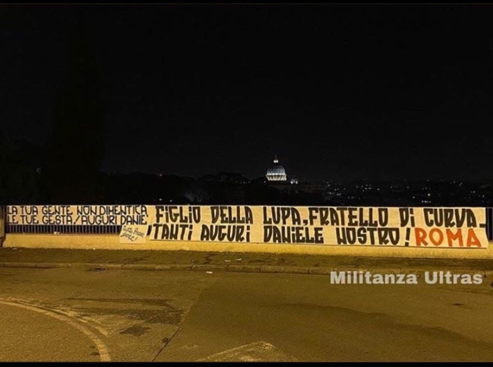 striscione Ciro espito