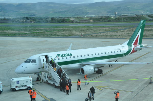 Alitalia atterraggio emergenza