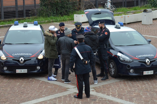 napoli pozzuoli arresti