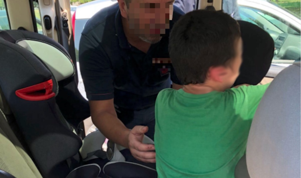 bimbi abbandonati in auto cardarelli