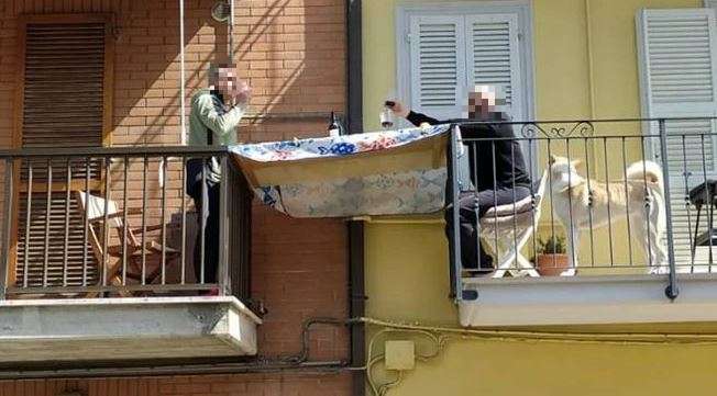 fermo pranzo vicini balcone