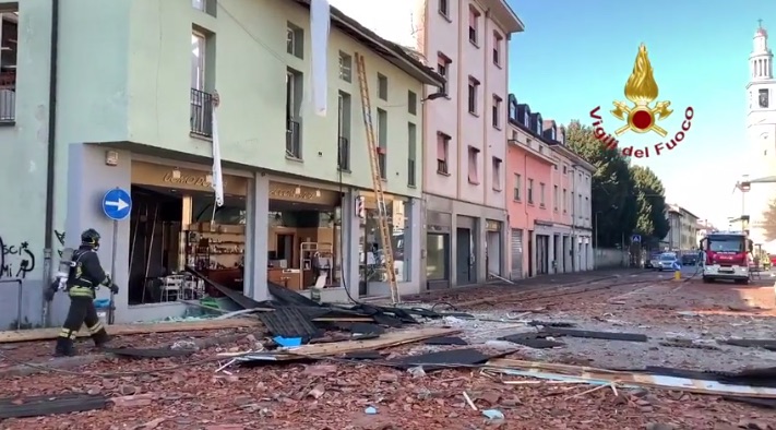 seriate esplosione palazzina morti video