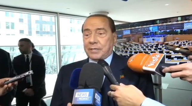 silvio berlusconi donazione regione lombardia