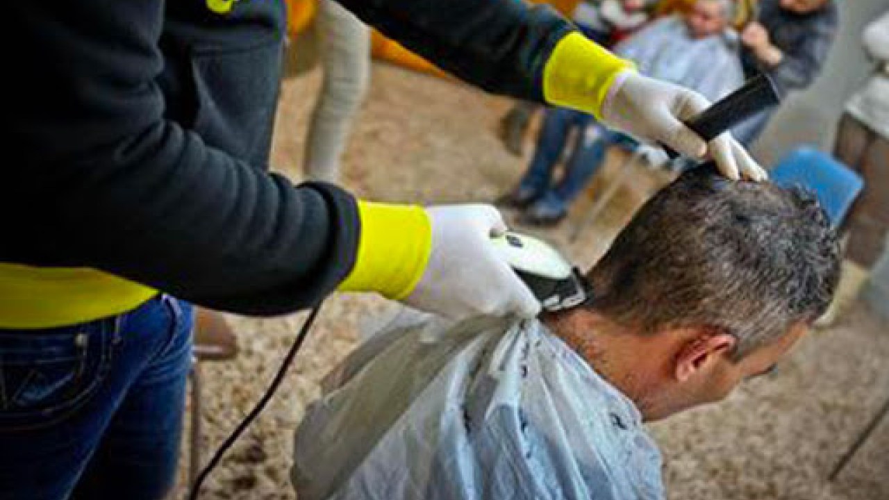 barbiere aperto giugliano coronavirus